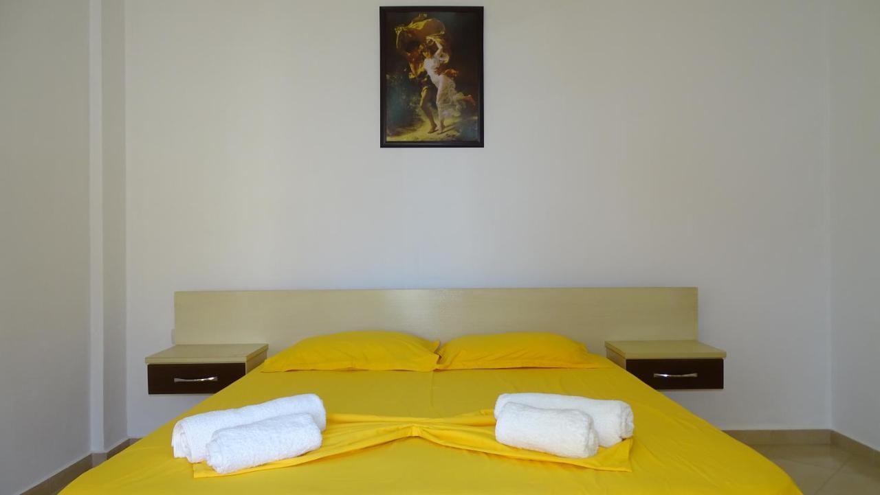 Hotel Arsenal คซามิล ภายนอก รูปภาพ